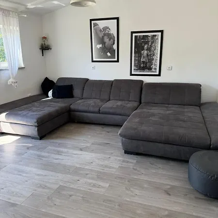 Cozy & Free Parking Апартаменты